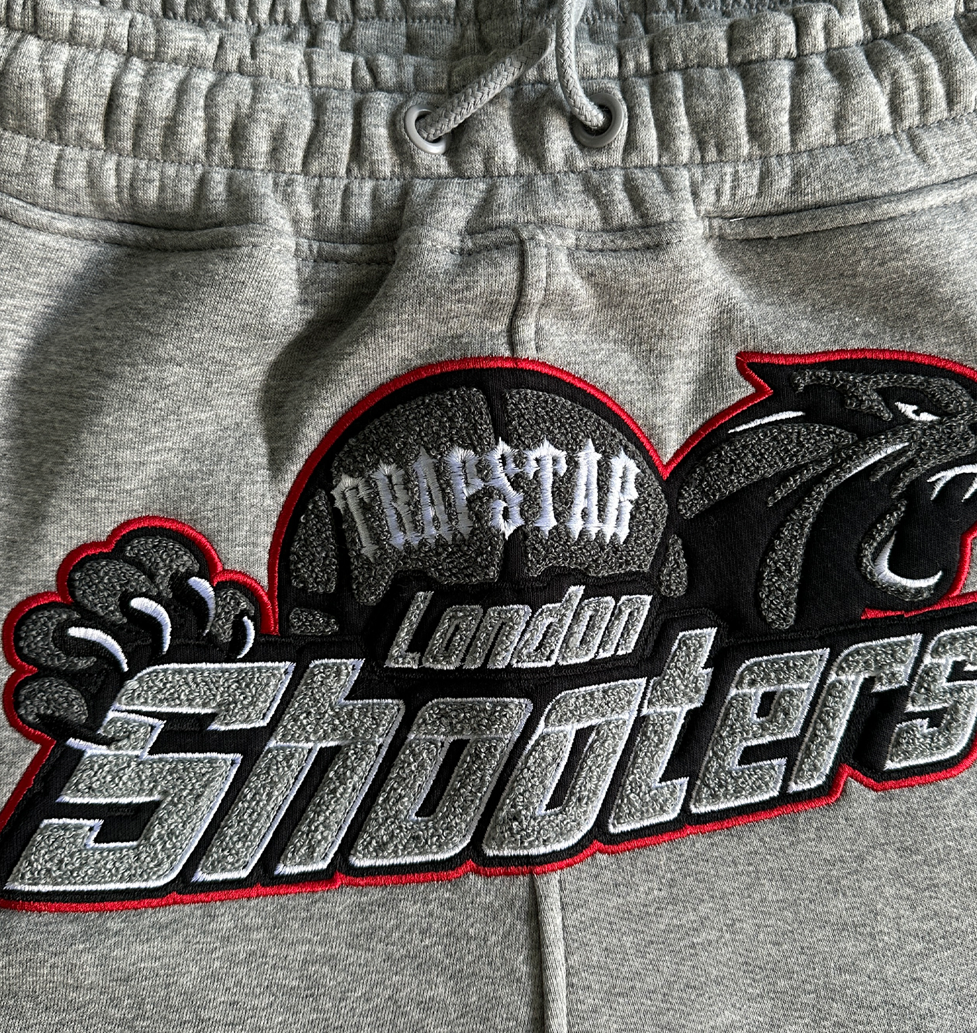 TRAPSTAR SHOOTERS TEE & SHORTS SET (WHITE/GREY/RED)