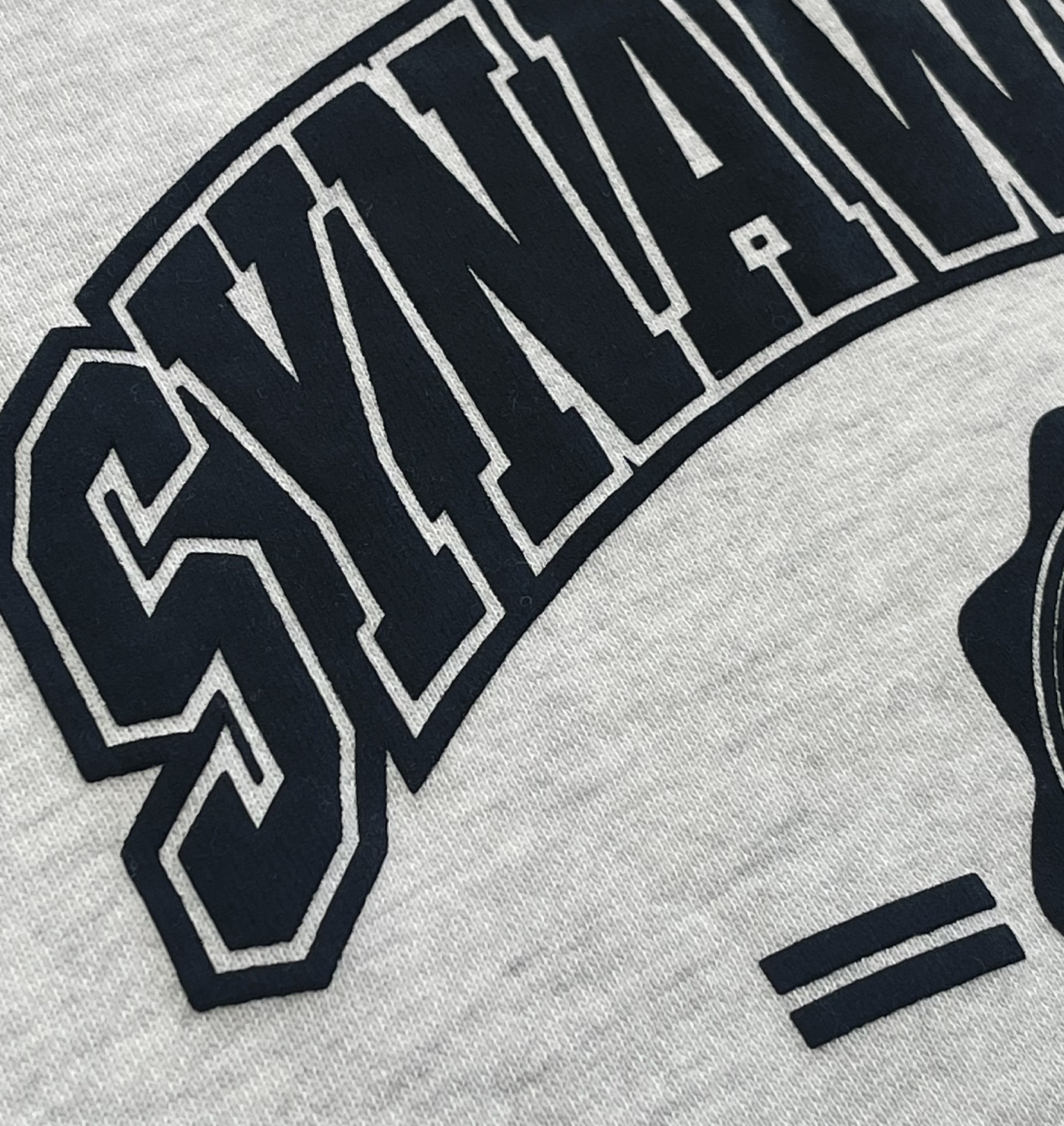 SYNA WORLD COLLEGE CREW SWEATER (GREY)